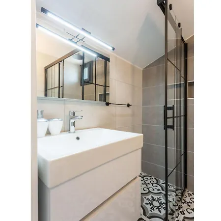 Exclusive Paradise 2 *